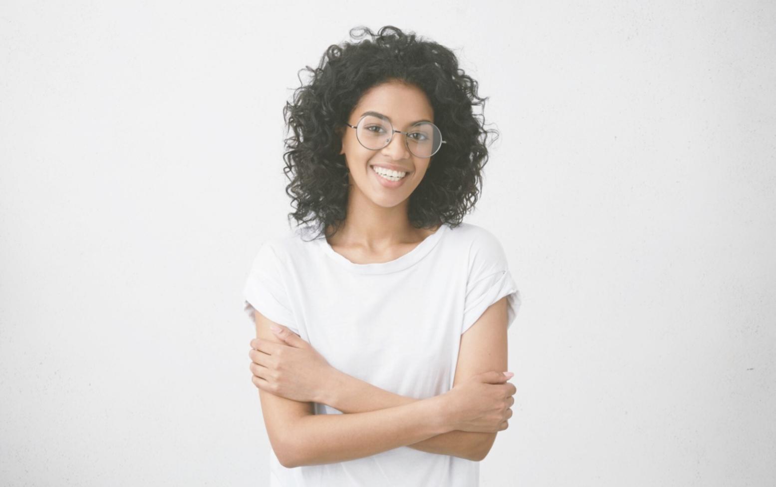 Fintech-Dashboard mit Echtzeitdaten und Analysegrafiken